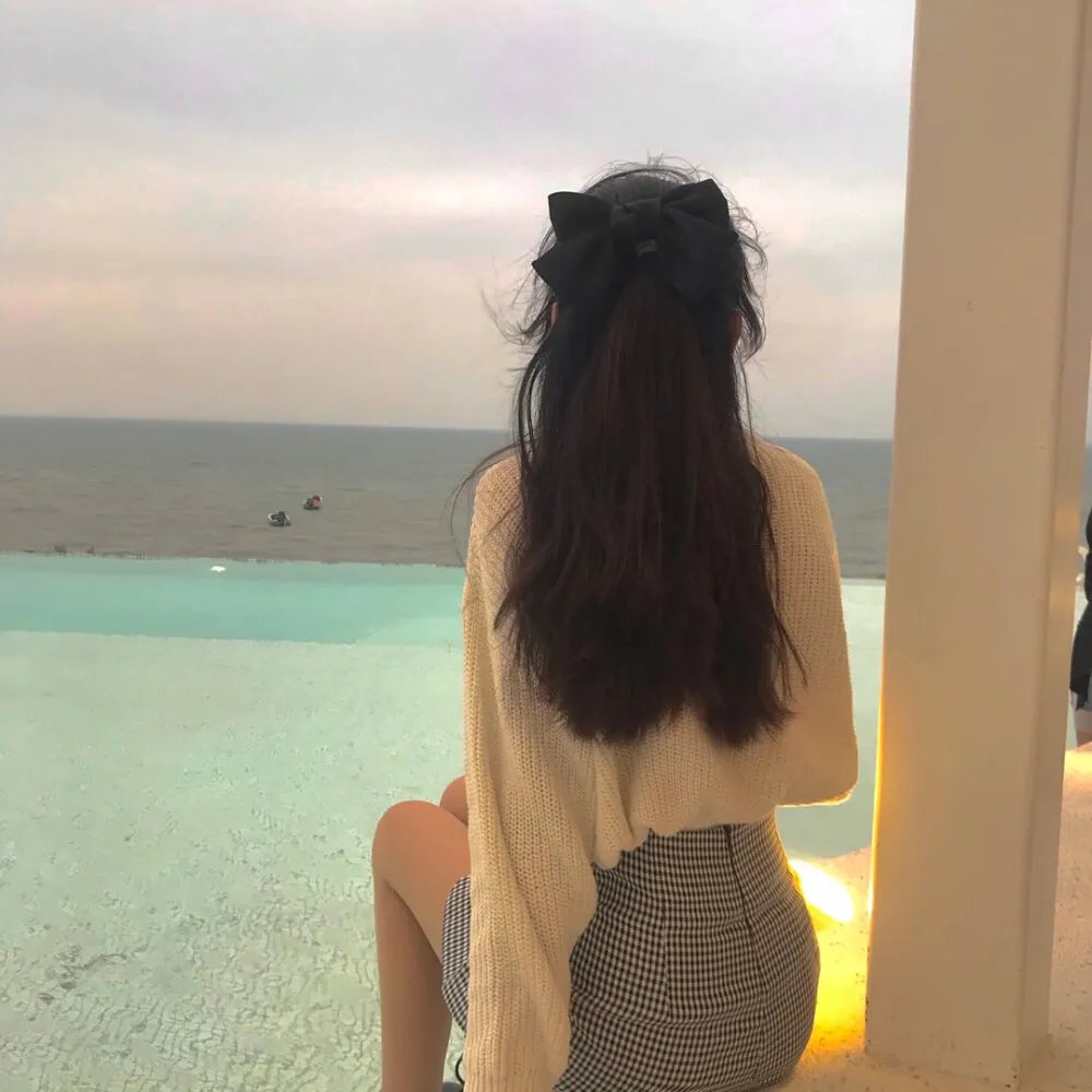 网恋对象是总裁（网恋奔现后被总裁掐腰宠）